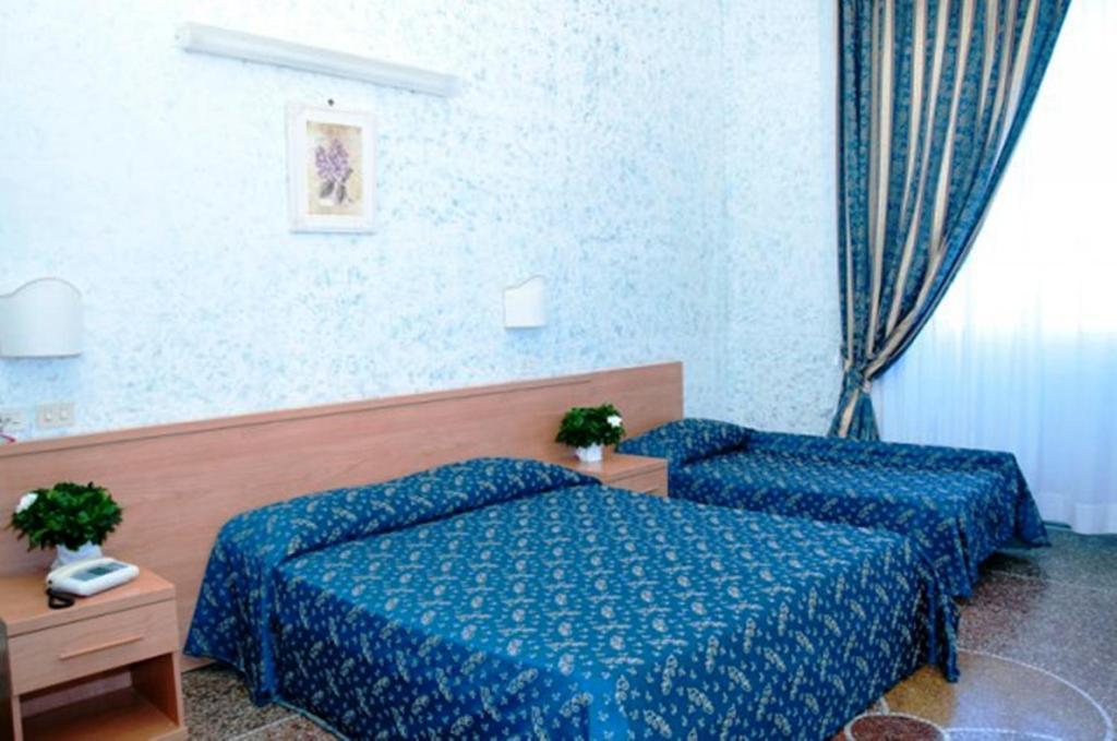 Hotel Miramare Ladispoli Habitación foto