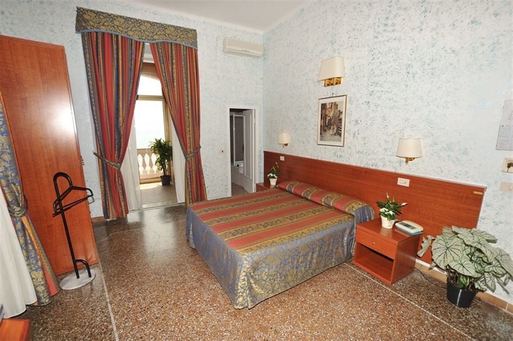 Hotel Miramare Ladispoli Exterior foto