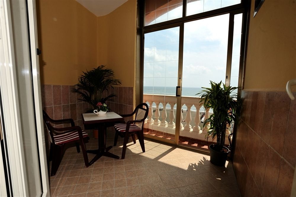 Hotel Miramare Ladispoli Exterior foto