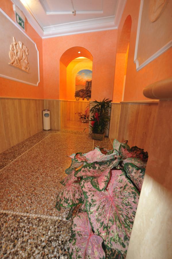 Hotel Miramare Ladispoli Exterior foto